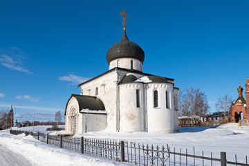 Obraz premium View of the white-stone Saint George Cathedral facade in winter, Yuryev-Polsky, Russia