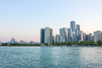 Fototapeta na wymiar chicago windy city skyline by the water
