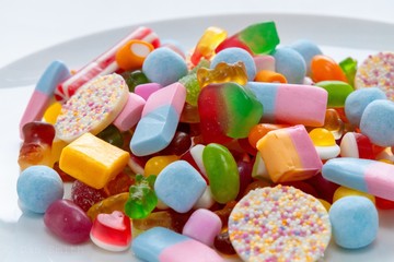 Fototapeta na wymiar colorful candy in a bowl