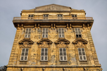 Verfallener Palast in Nizza, Frankreich