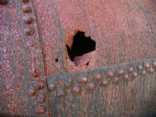 Vestiges rouillés des machines de l'ancienne usine à sucre de La Mahaudiere en Guadeloupe