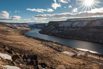 View of the Snake River Canyon from Swan Falls Dam Overlook in Winter - obrazy, fototapety, plakaty