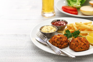 homemade maryland crab cakes plate