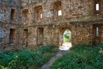 Fenter und Türen einer alten Ruine