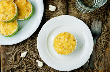 Cheesy cauliflower breakfast muffins