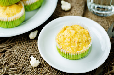 Cheesy cauliflower breakfast muffins