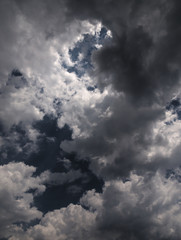 Obraz premium Dramatic sky with heavy clouds