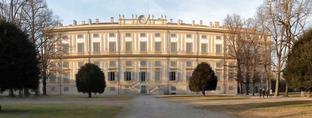 VILLA REALE A MONZA IN ITALIA, ROUAL VILLA IN MONZA IN ITALY 