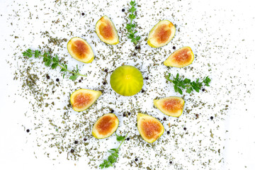 grenn figs openend in circle form view from above.