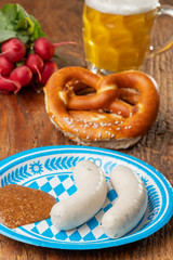 bayerische Weißwurst mit Brezel