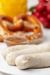 bayerische Weißwurst mit Brezel