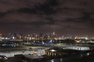 Fototapeta na wymiar Dubai by night