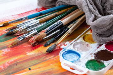 Obraz premium Paint brushes and paints for drawing.