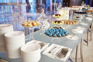 buffet cupcakes sweets