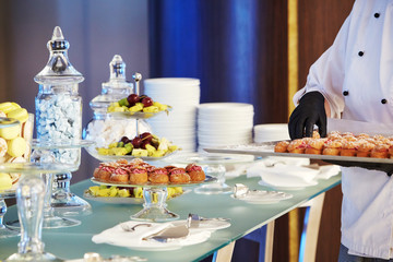 buffet cupcakes sweets