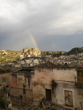 ARCOBALENI SUI SASSI 