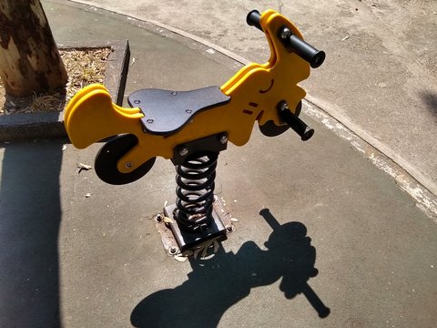 Recuperando los espacios p&uacute;blicos, para diferentes prop&oacute;sitos como &aacute;reas infantiles. Camell&oacute;n de Barranca en la Ciudad de M&eacute;xico. 