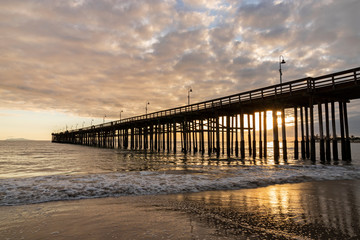 Fototapeta na wymiar California Pacific Ocean winter pier