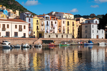 Ortsansicht von Bosa auf Sardinien, Italien