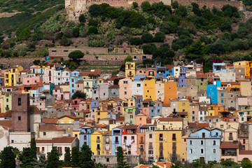 Ortsansicht von Bosa auf Sardinien, Italien