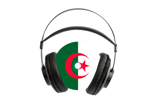 Photo of a headset with a CD with the flag of Algeria