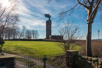 In Heikendorf Ortsteil Möltenort befindet sich an der Kieler Förde das U-Boot Ehrenmal für die...