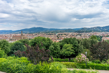 Fototapeta na wymiar Panaromic view of Florence with Basilica Santa Croce viewed from Piazzale Michelangelo (Michelangelo Square)