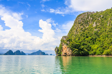 Fototapeta na wymiar Limestone islands in Phang Nga Bay