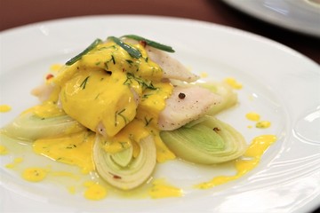 Perch filet with safran sauce