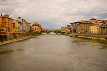 Naklejka premium The Ponte Vecchio over the Arno River in Florence, Italy
