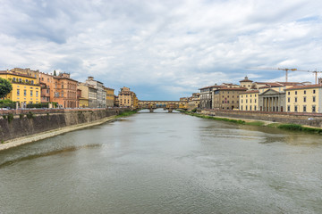 Fototapeta premium The Ponte Vecchio over the Arno River in Florence, Italy