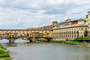 Fototapeta na wymiar The Ponte Vecchio over the Arno River in Florence, Italy