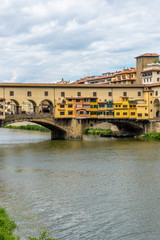 Obraz premium The Ponte Vecchio over the Arno River in Florence, Italy