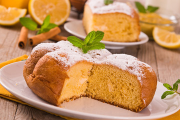 Cake with lemon cream filling. 