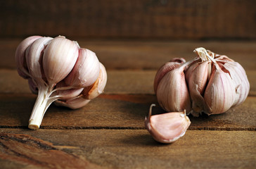 Fresh garlic on wood