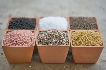 Six types of chemical fertilizers in clay pots