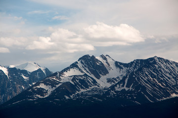 Obraz na płótnie Canvas The views of the Altay mountains (Aktru)