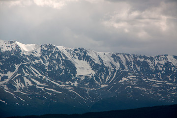 Fototapeta na wymiar The views of the Altay mountains (Aktru)