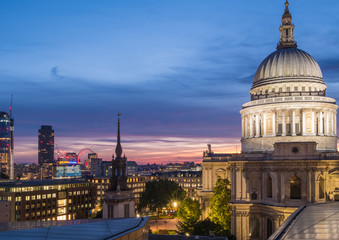 st pauls cathedral london after sunset