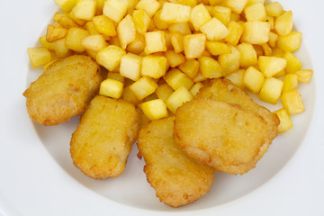 nuggets de poulet et pommes de terre rissolées