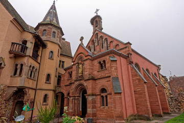 Fototapeta na wymiar Église, Village d'Eguisheim, Alsace, Haut-Rhin, Grand Est, France