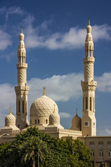 Fototapeta na wymiar Jumeirah mosque in Dubai, united Arab Emirates.