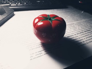Pomodoro timer - mechanical tomato shaped kitchen timer for cooking or studying.