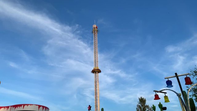Free fall drop tower in amusement park Prater in Vienna.mov
