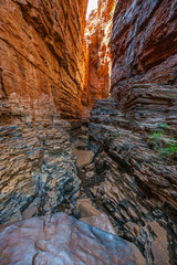 hiking to handrail pool in the weano gorge in karijini national park, western australia 7