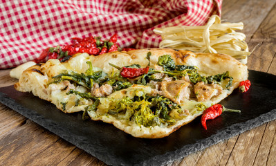 Pizza sausages and friarielli
