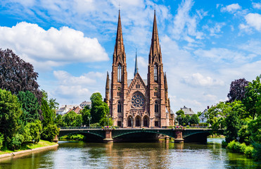 St. Paul's Church in Strasbourg, Alsace, France - obrazy, fototapety, plakaty