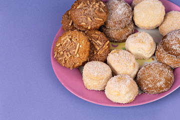 Bollería y pastas variadas.