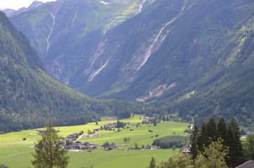 Fototapeta na wymiar Alpen im Sommer