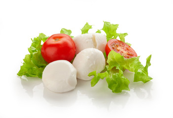 Mozzarella with tomato and lettuce